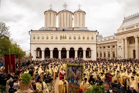 floriile-catedrala-patriarhala